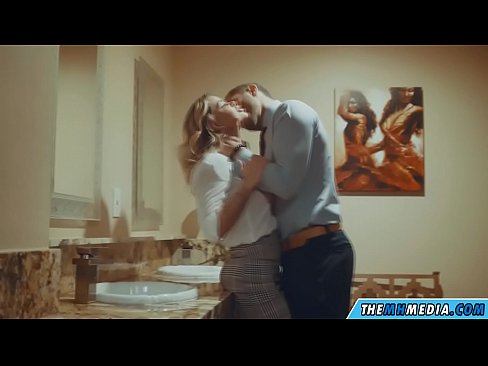 ❤️ As in busty blonde jo ferliedt yn in iepenbier toilet ❤ Homemade porno by ús fy.xxx-wow-net.ru ❌❤